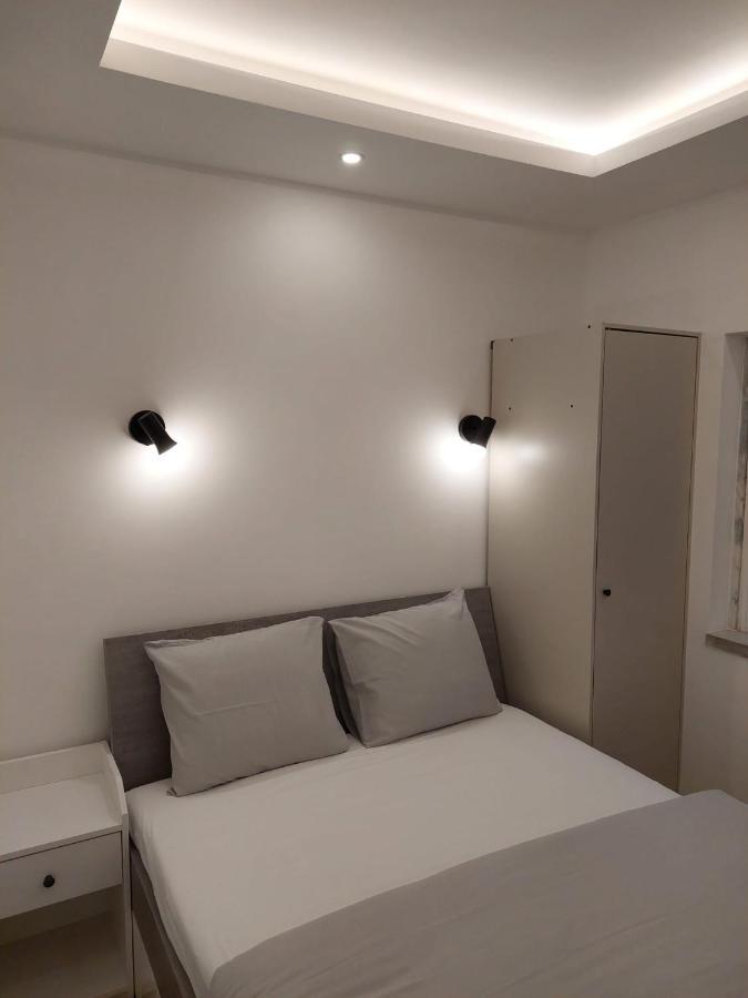 Lisbon South Bay Rooms Almada Exterior photo